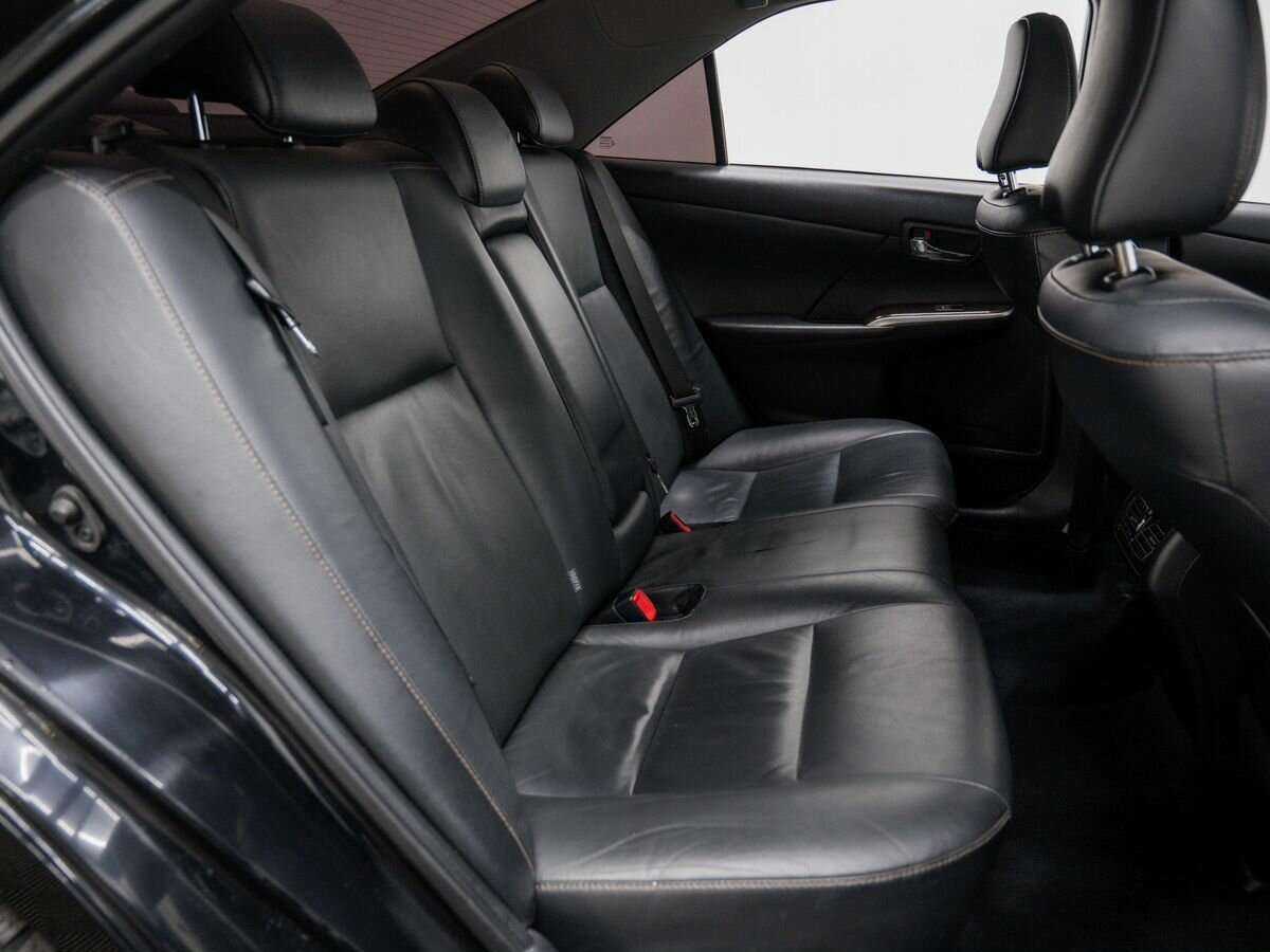 Toyota Camry с пробегом — 2015 год. Фото: #8