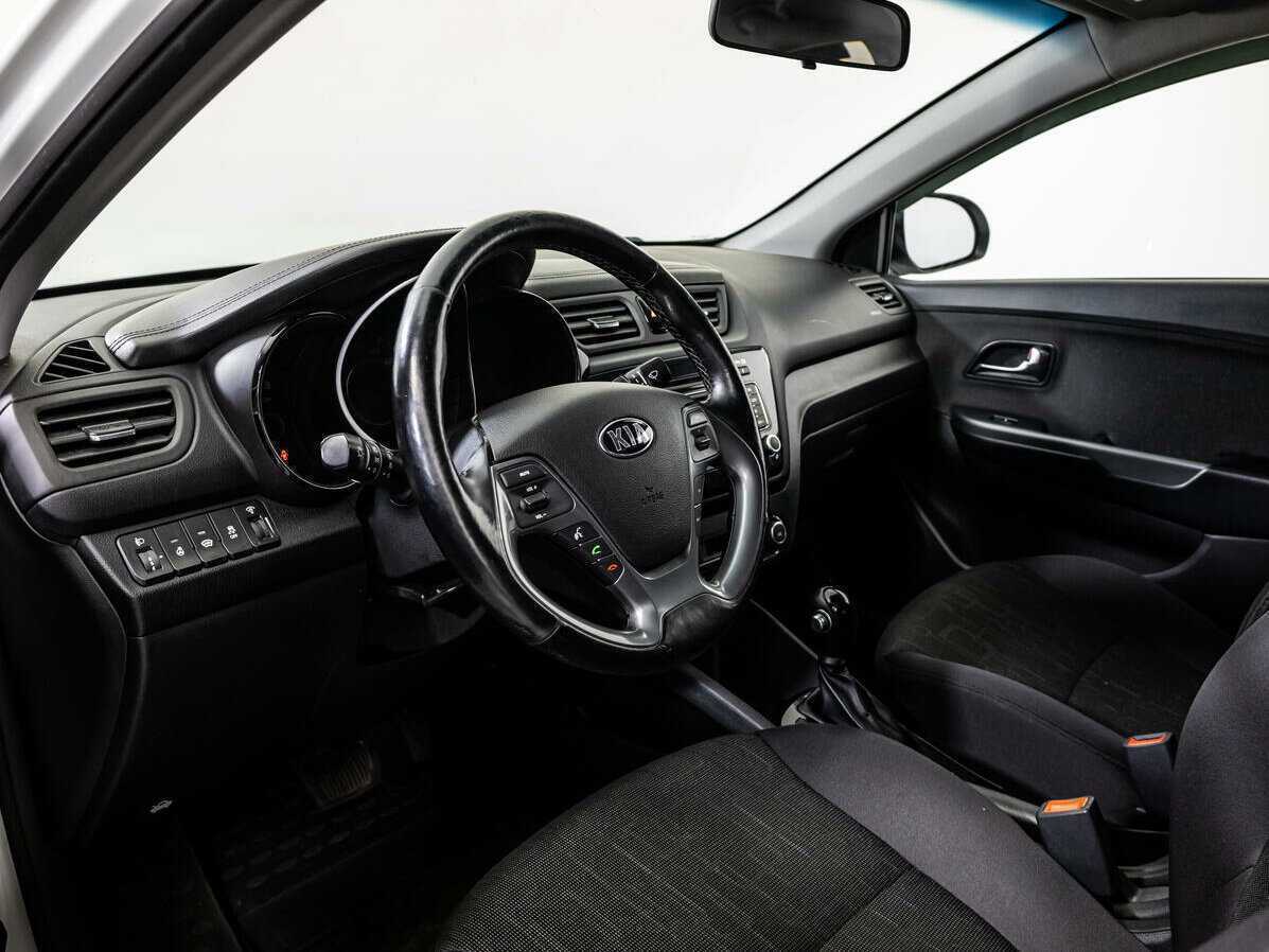 Kia Rio с пробегом — 2015 год. Фото: #10