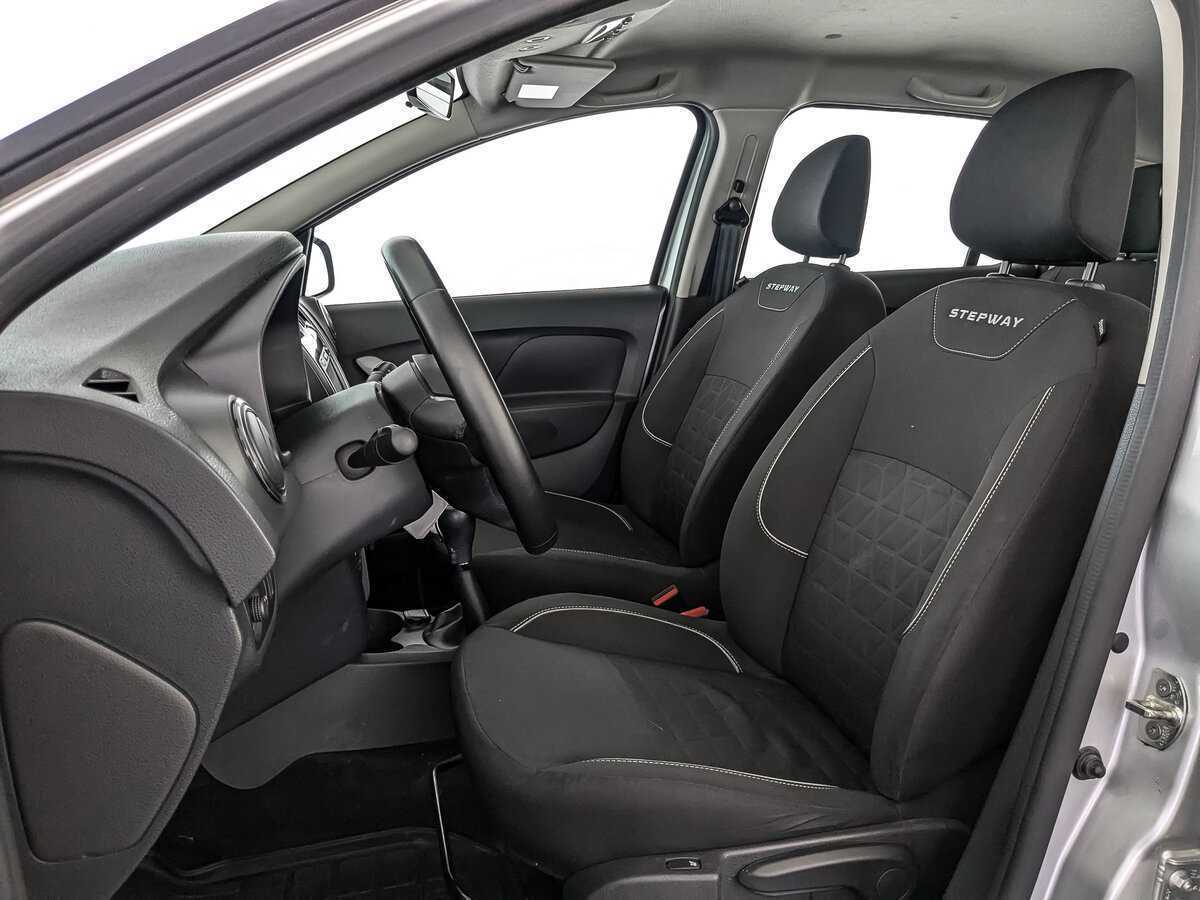 Renault Sandero с пробегом — 2019 год. Фото: #15