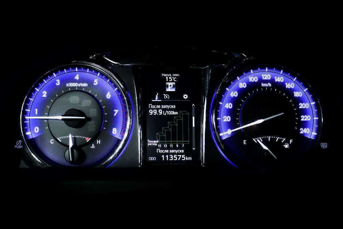 Toyota Camry с пробегом — 2017 год. Фото: #9