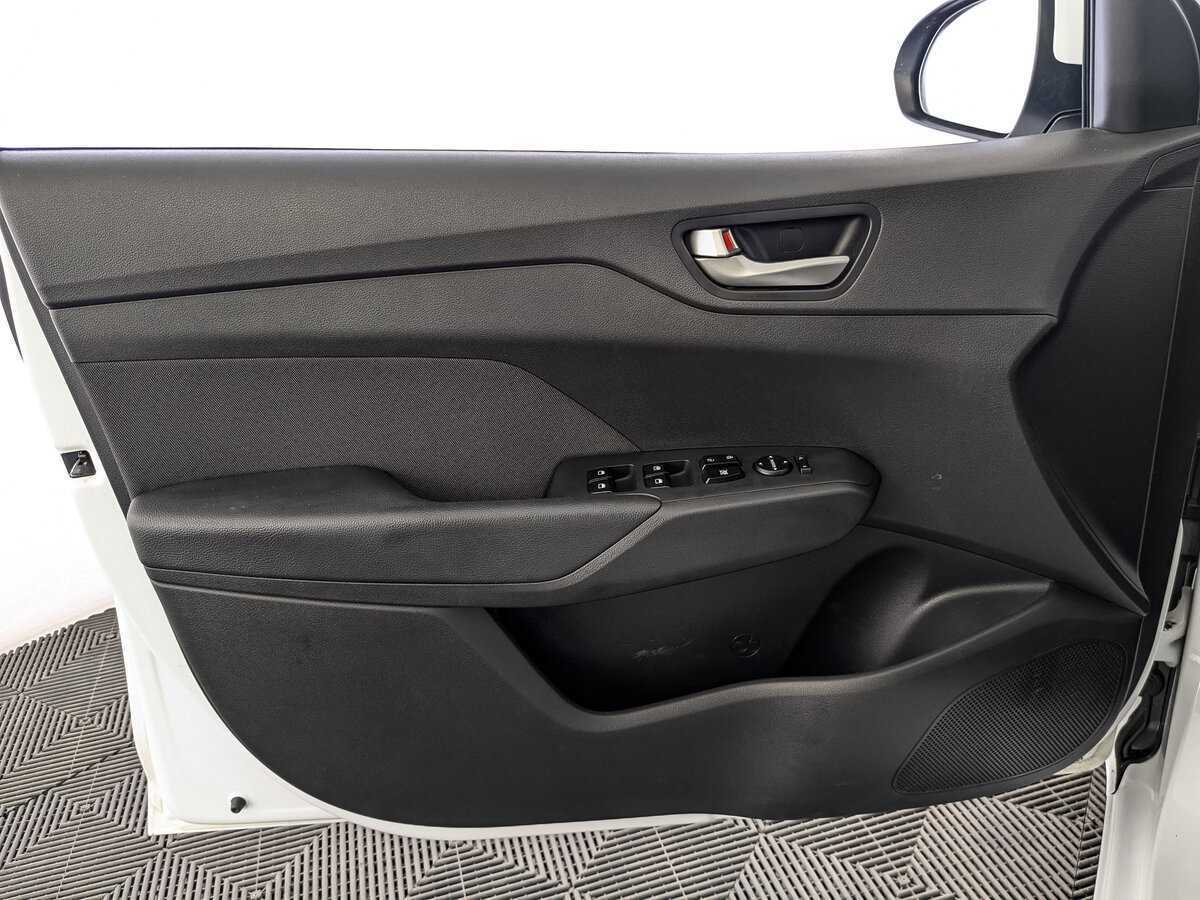 Hyundai Solaris с пробегом — 2017 год. Фото: #16