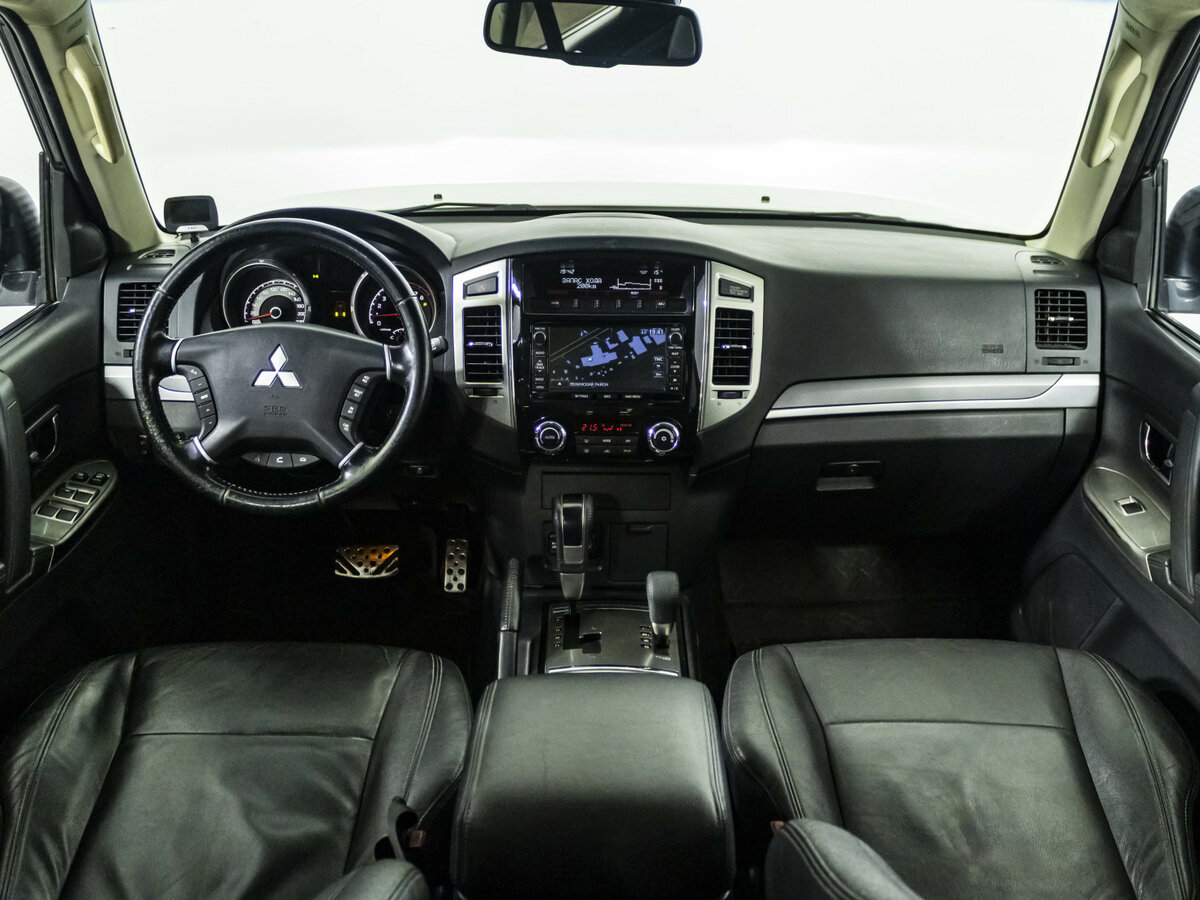 Mitsubishi Pajero с пробегом — 2014 год. Фото: #9