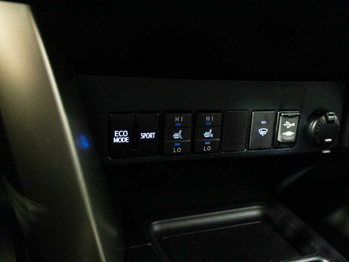 Toyota RAV4 с пробегом — 2013 год. Фото: #18