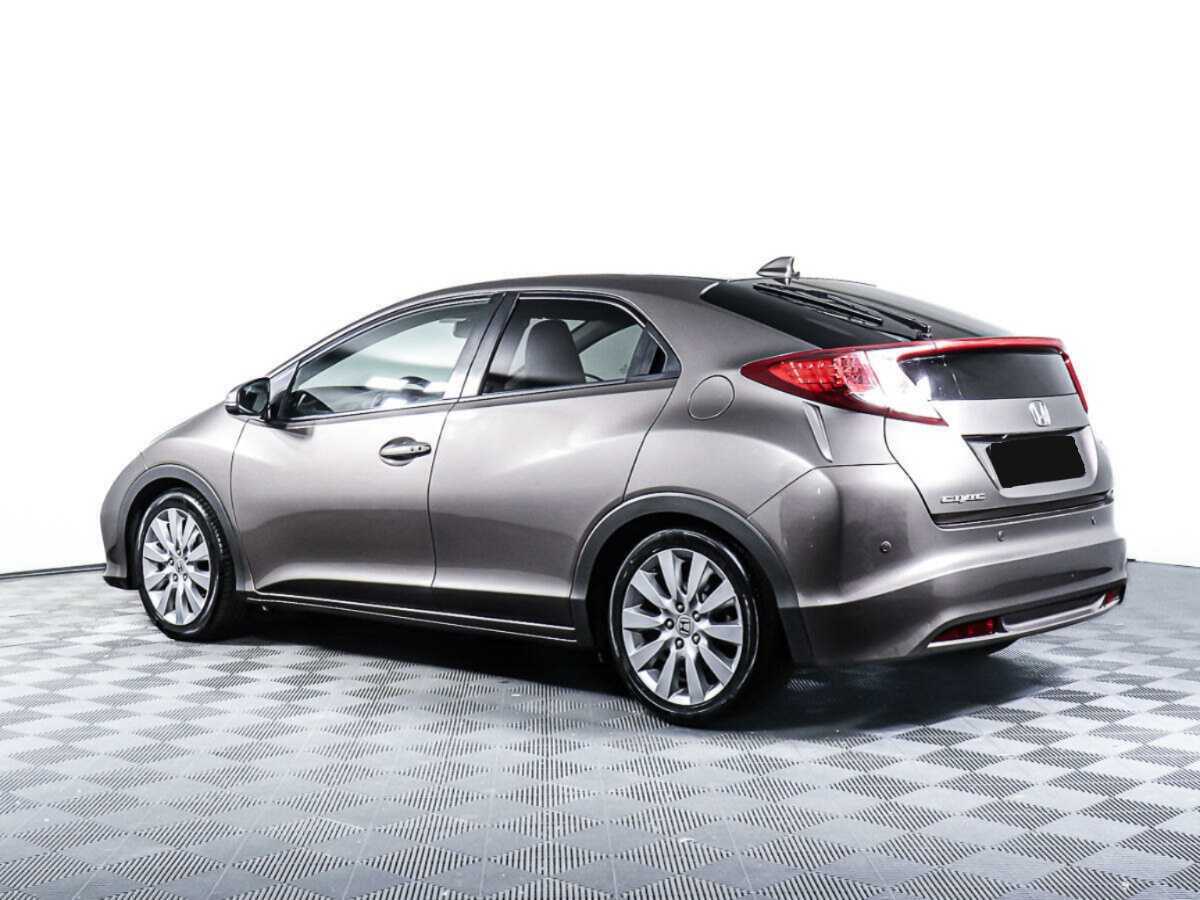 Honda Civic с пробегом — 2013 год. Фото: #6