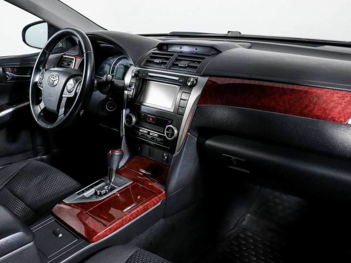 Toyota Camry с пробегом — 2013 год. Фото: #8
