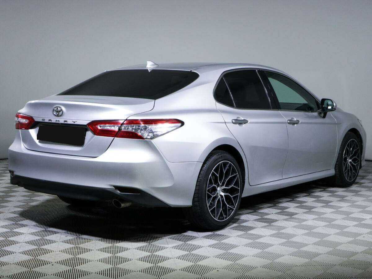 Toyota Camry с пробегом — 2020 год. Фото: #3