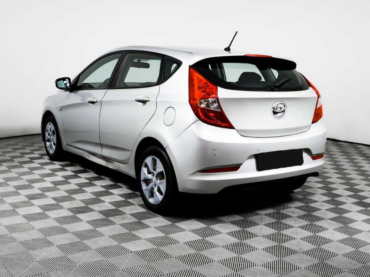 Hyundai Solaris с пробегом — 2014 год. Фото: #6