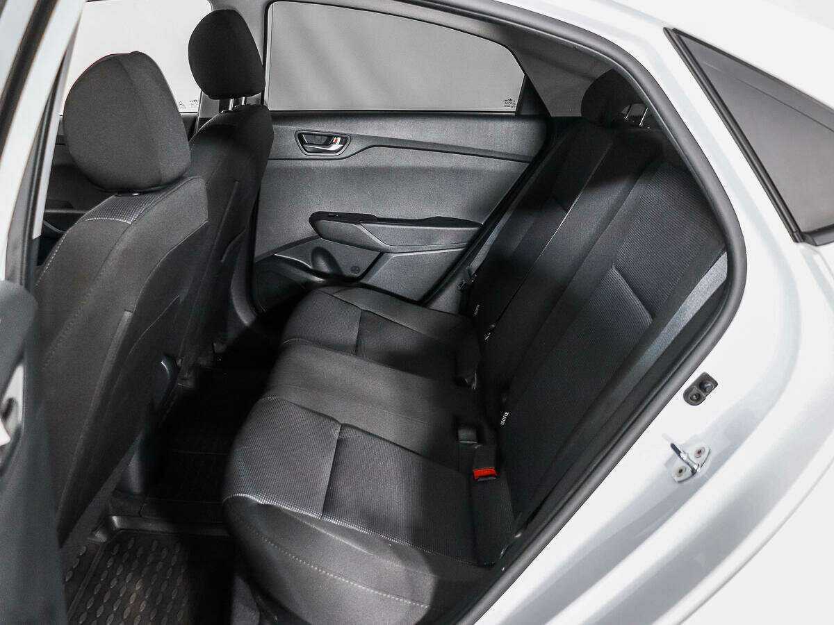 Hyundai Solaris с пробегом — 2020 год. Фото: #9