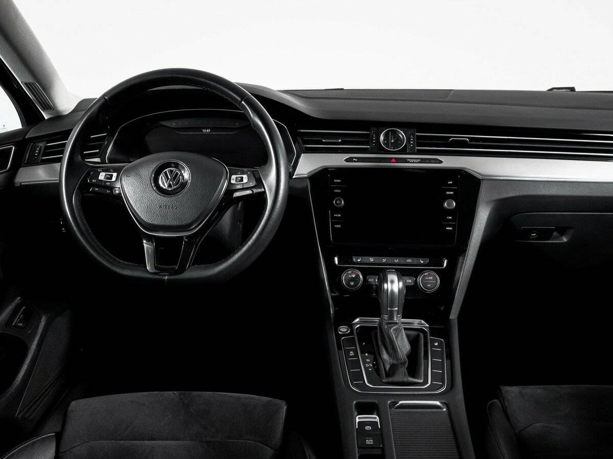 Volkswagen Passat с пробегом — 2019 год. Фото: #11