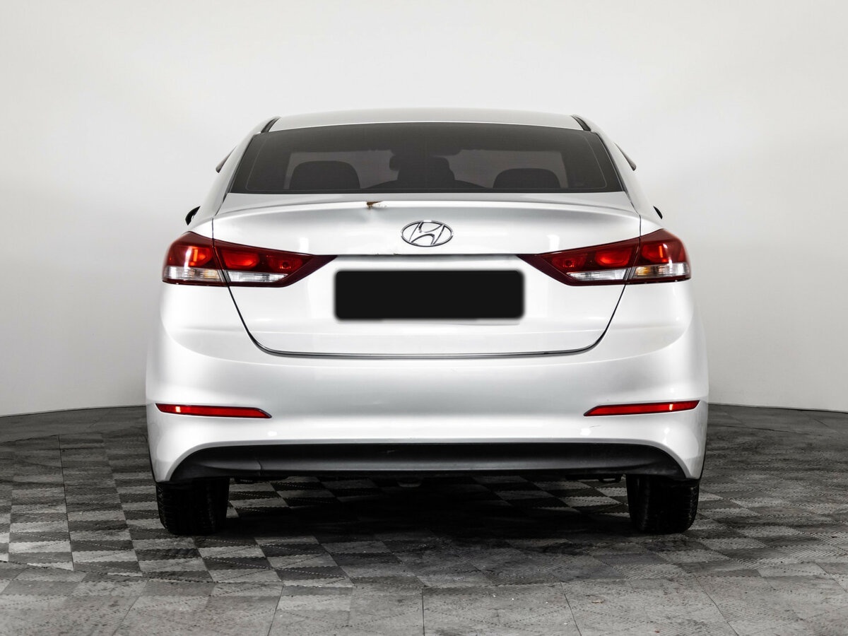 Hyundai Elantra с пробегом — 2016 год. Фото: #4