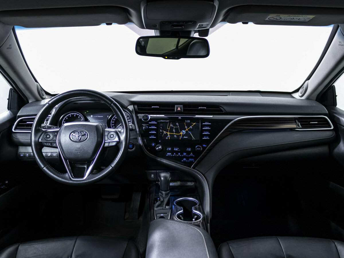 Toyota Camry с пробегом — 2019 год. Фото: #11