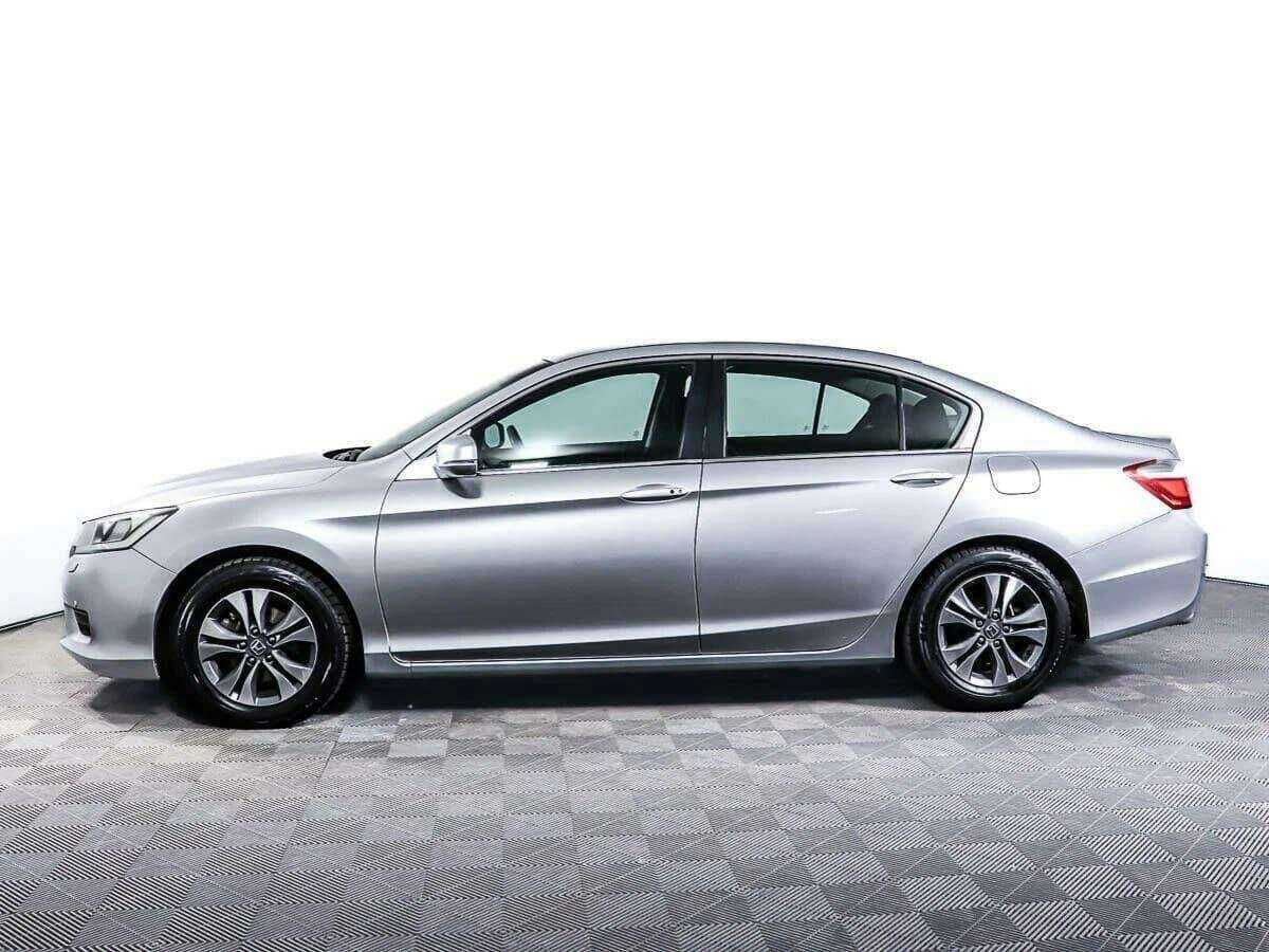 Honda Accord с пробегом — 2013 год. Фото: #7