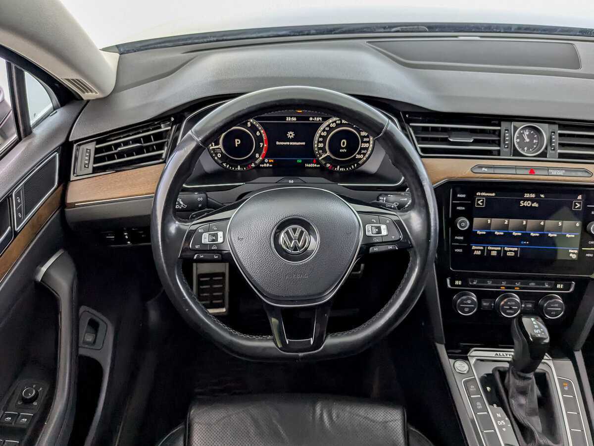 Volkswagen Passat с пробегом — 2018 год. Фото: #21