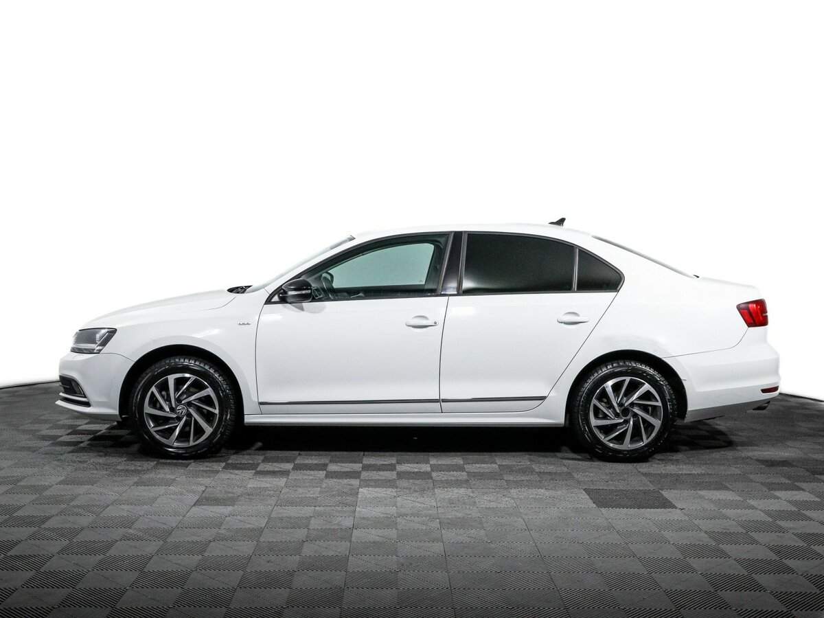 Volkswagen Jetta с пробегом — 2017 год. Фото: #7