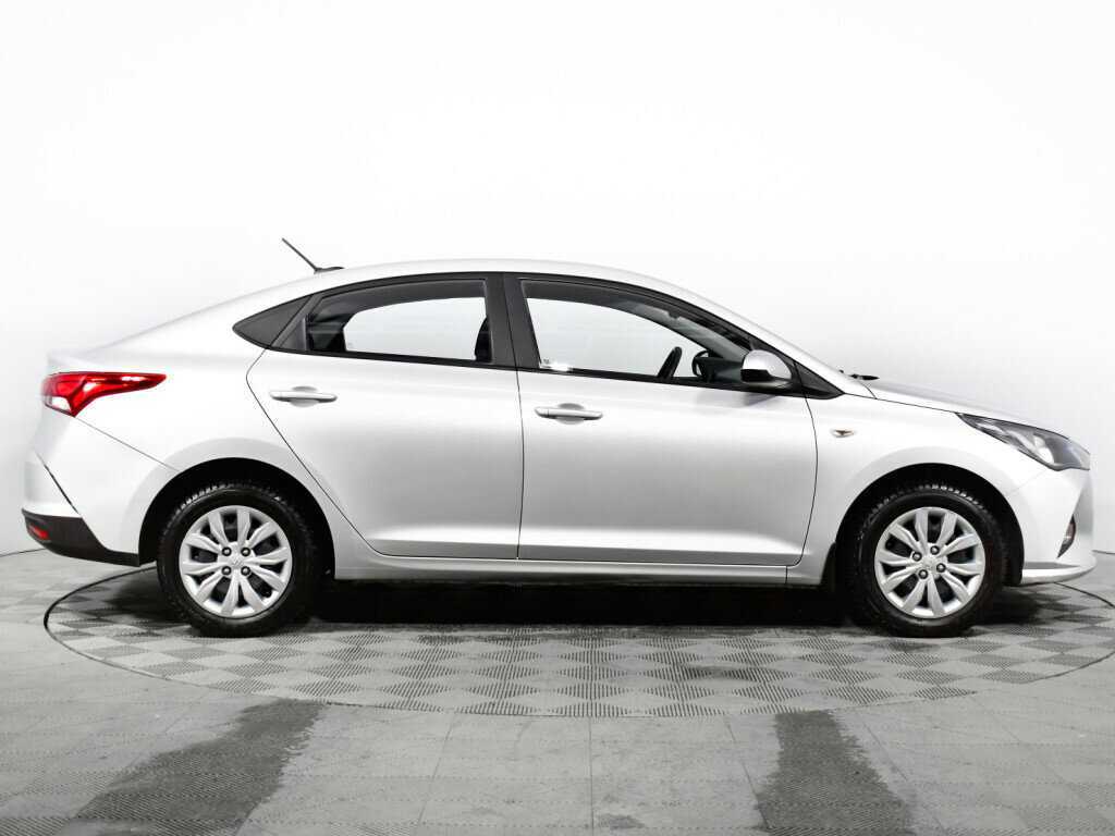 Hyundai Solaris с пробегом — 2021 год. Фото: #3