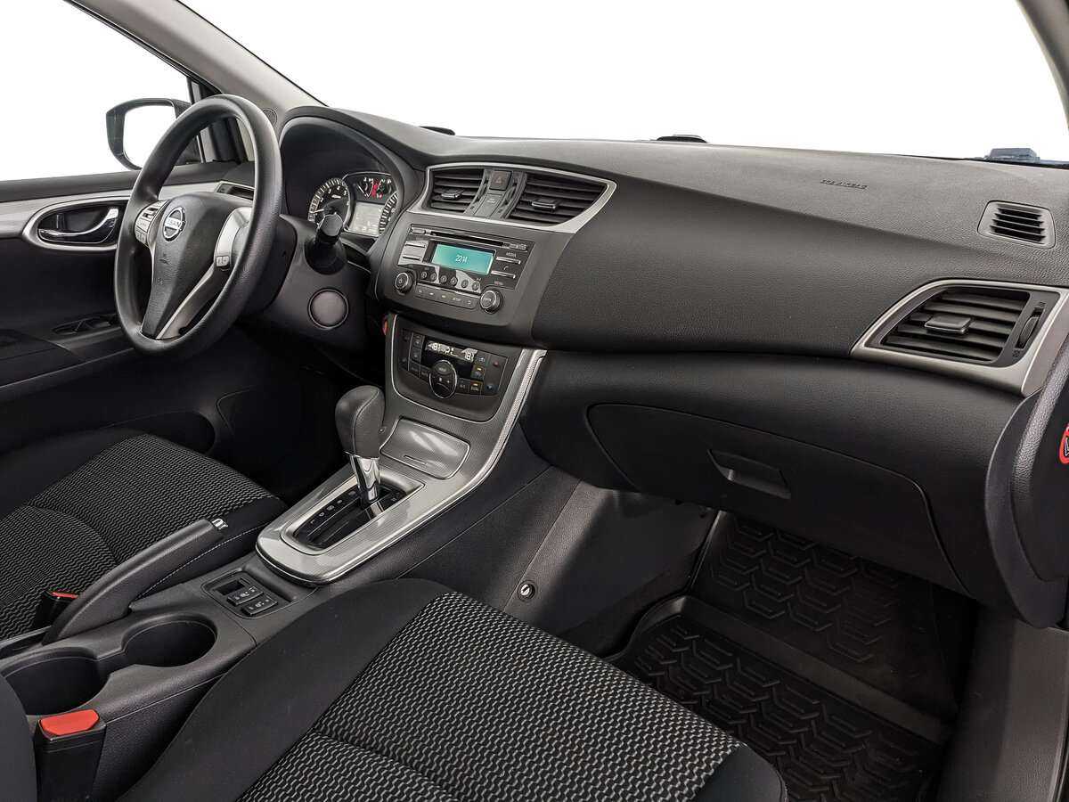 Nissan Tiida с пробегом — 2015 год. Фото: #8