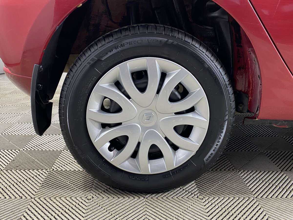 Renault Sandero с пробегом — 2015 год. Фото: #16