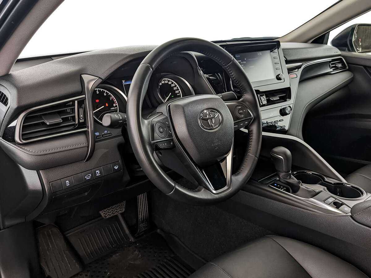 Toyota Camry с пробегом — 2022 год. Фото: #10