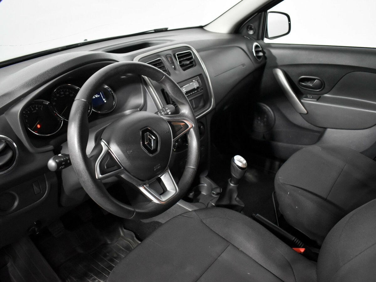 Renault Sandero с пробегом — 2021 год. Фото: #8
