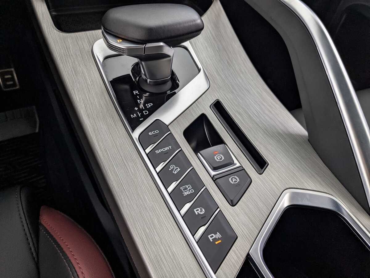 Geely Coolray с пробегом — 2023 год. Фото: #18