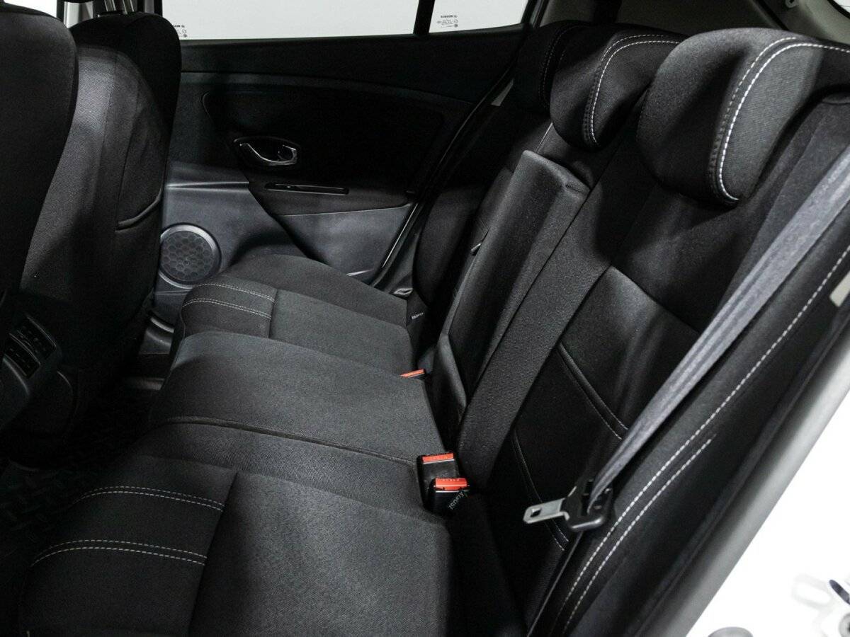 Renault Megane с пробегом — 2013 год. Фото: #9