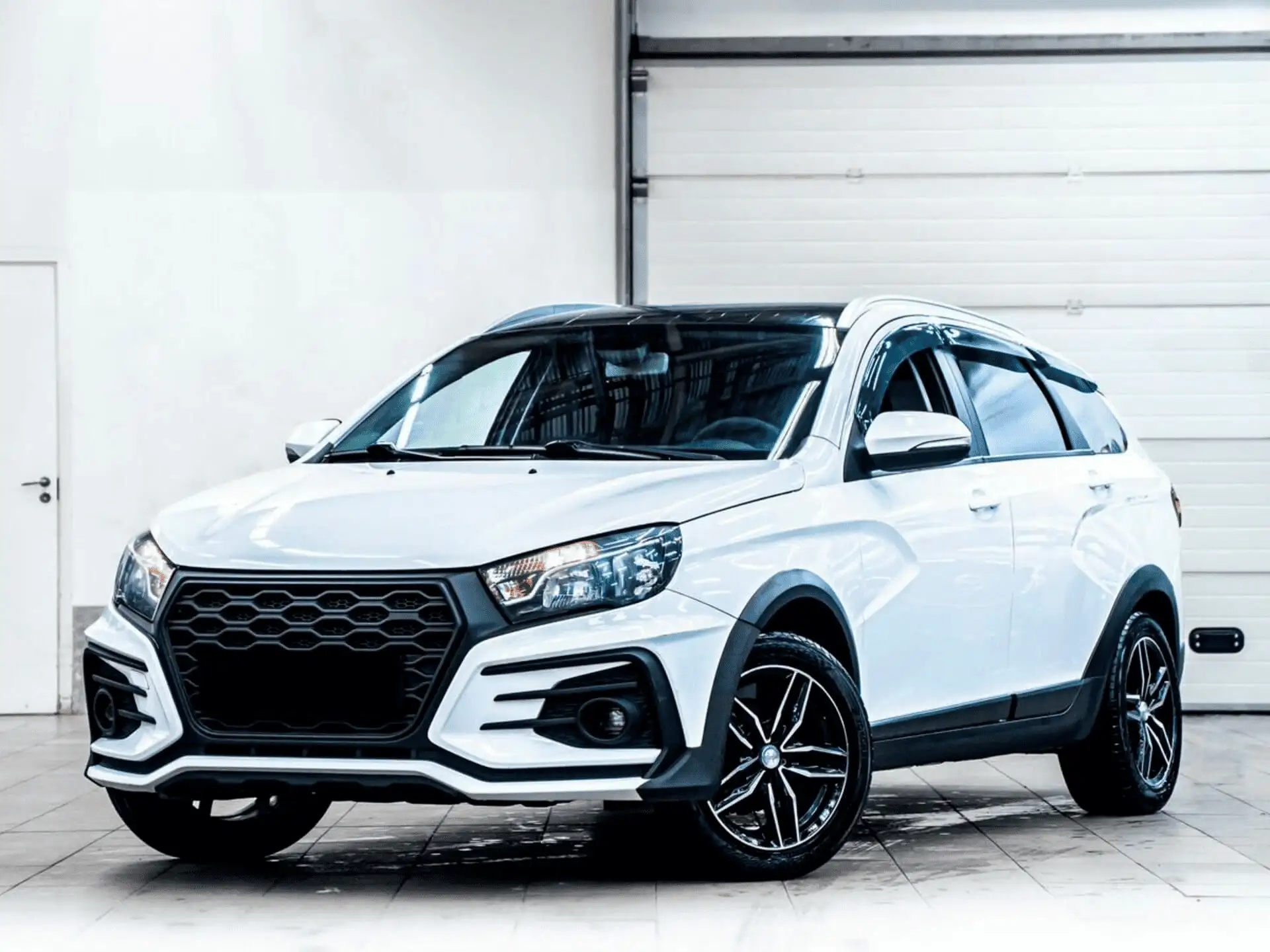 Lada Vesta SW Cross с салона по цене от 456 000 рублей