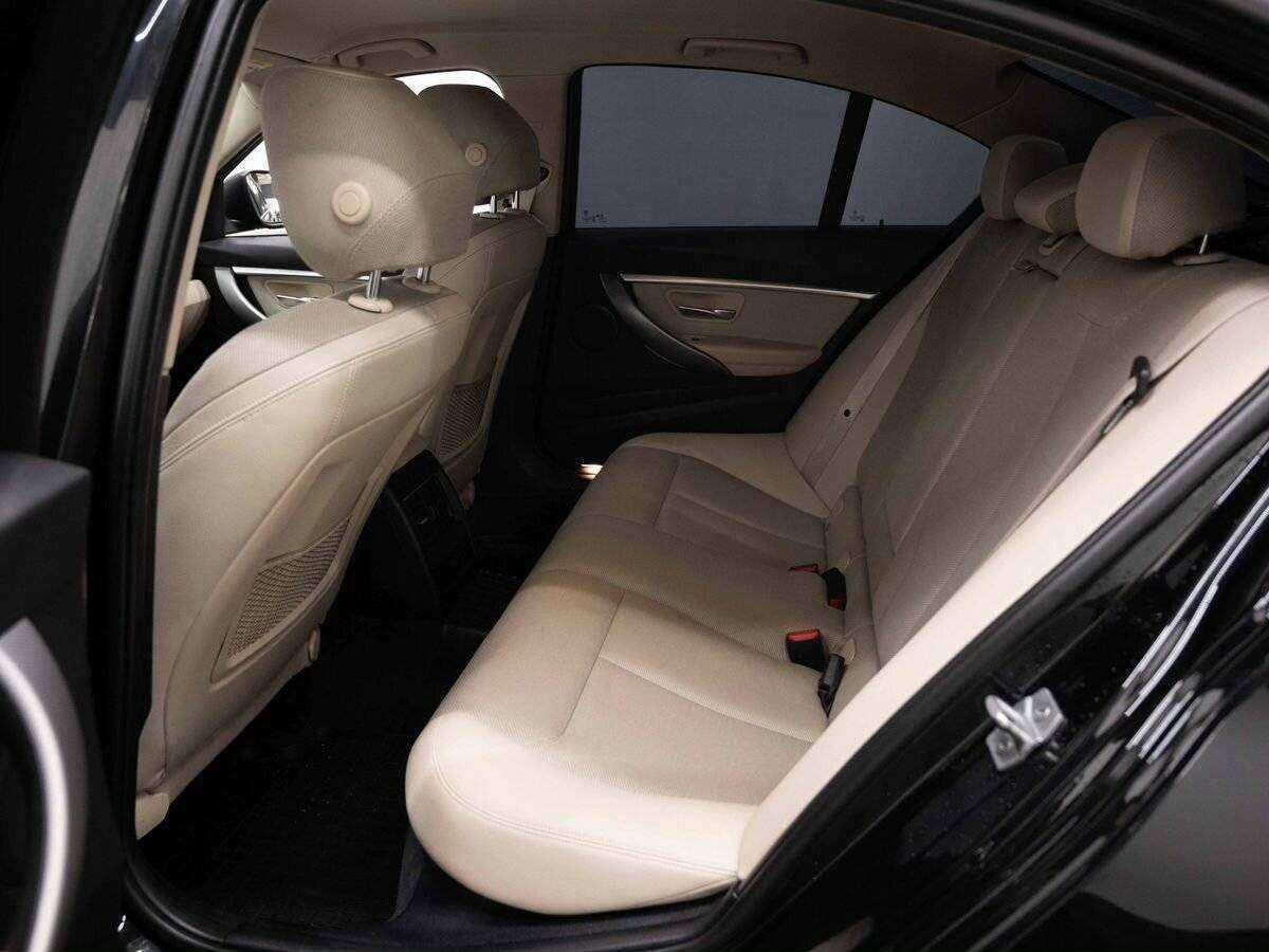 BMW 3 серии с пробегом — 2018 год. Фото: #8