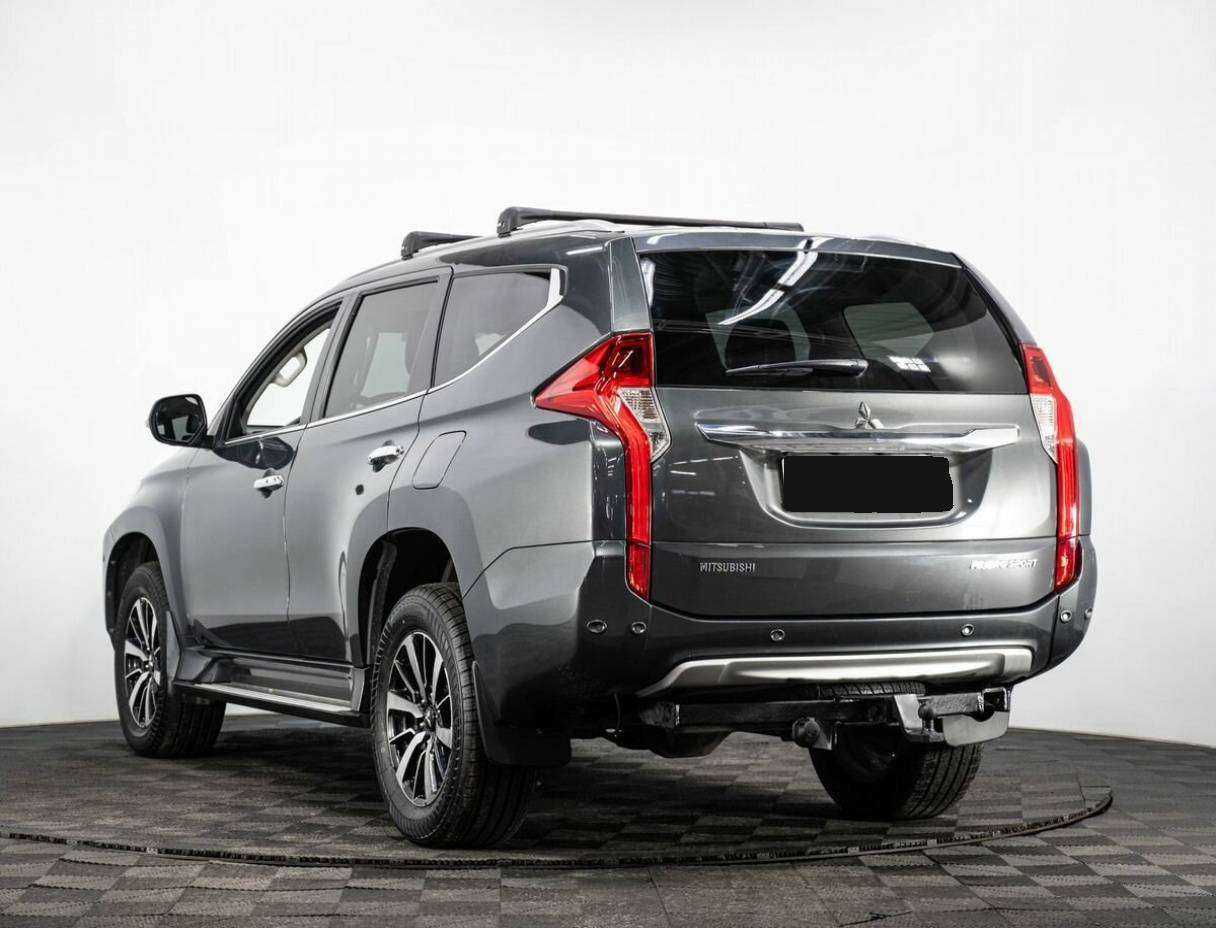 Mitsubishi Pajero Sport с пробегом — 2018 год. Фото: #5
