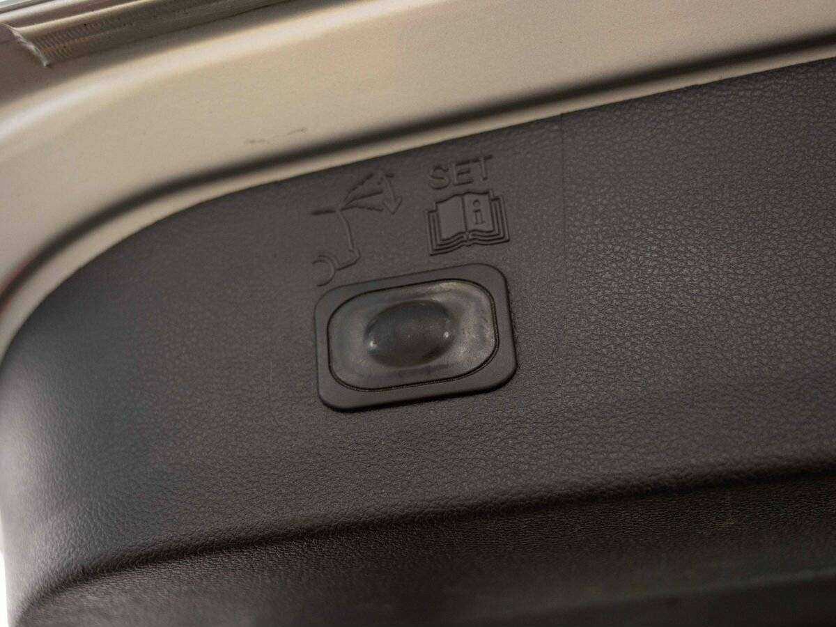 Ford Kuga с пробегом — 2014 год. Фото: #23