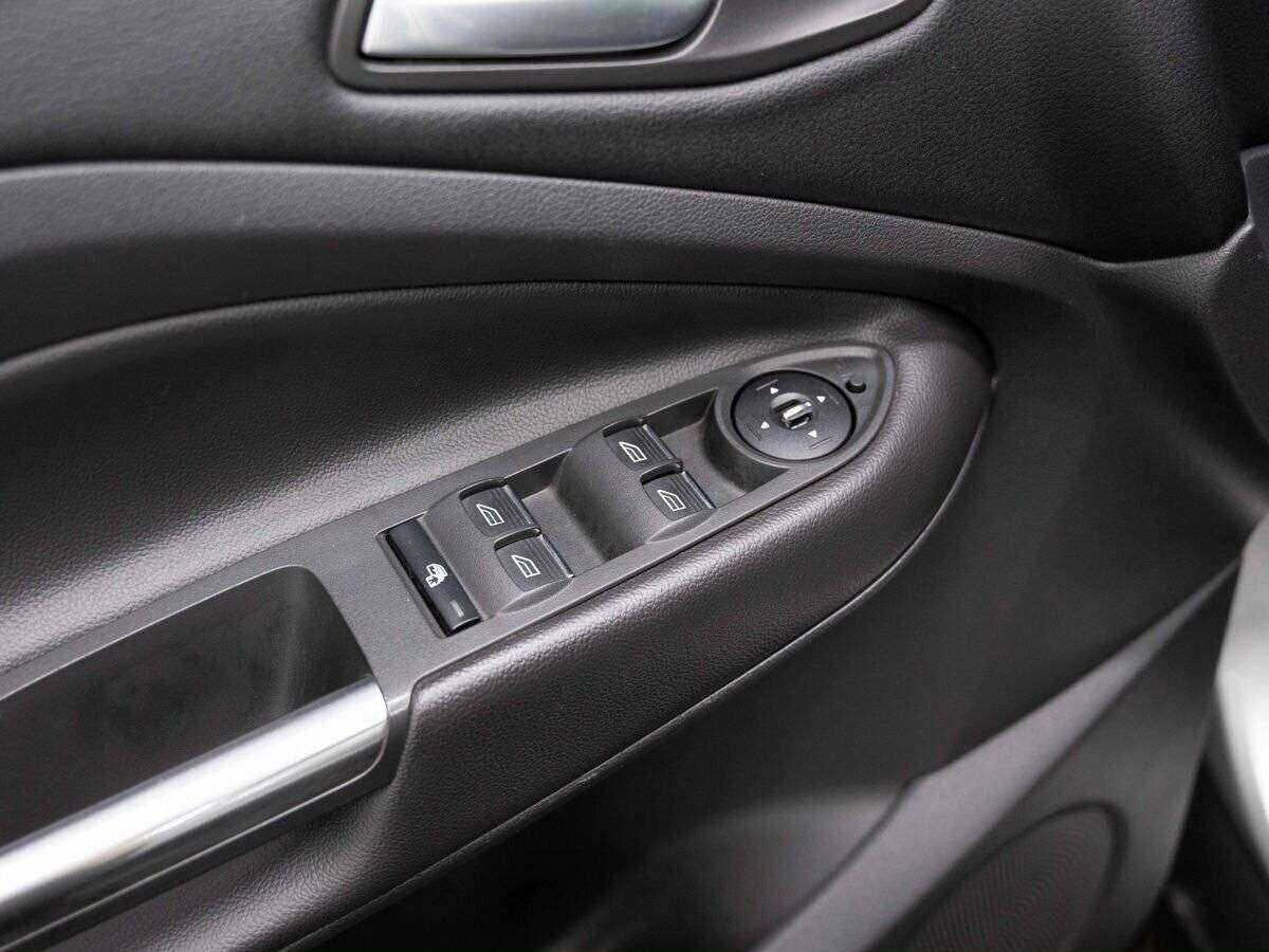 Ford Kuga с пробегом — 2014 год. Фото: #24