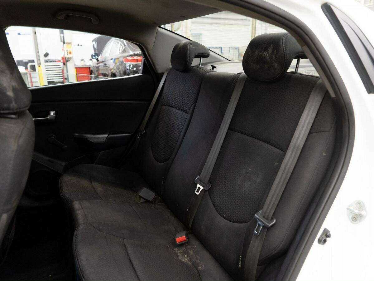 Kia Rio с пробегом — 2016 год. Фото: #6