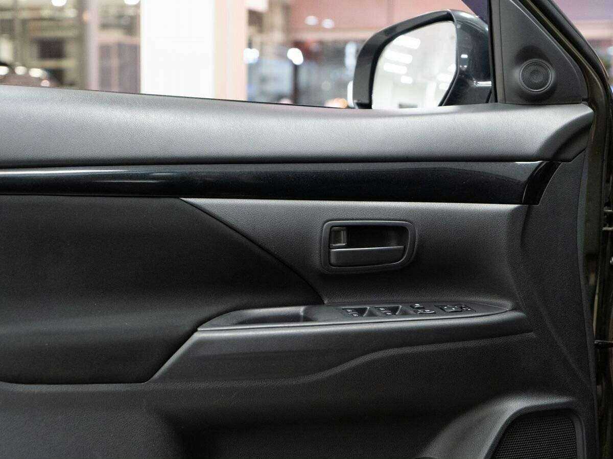 Mitsubishi Outlander с пробегом — 2018 год. Фото: #14