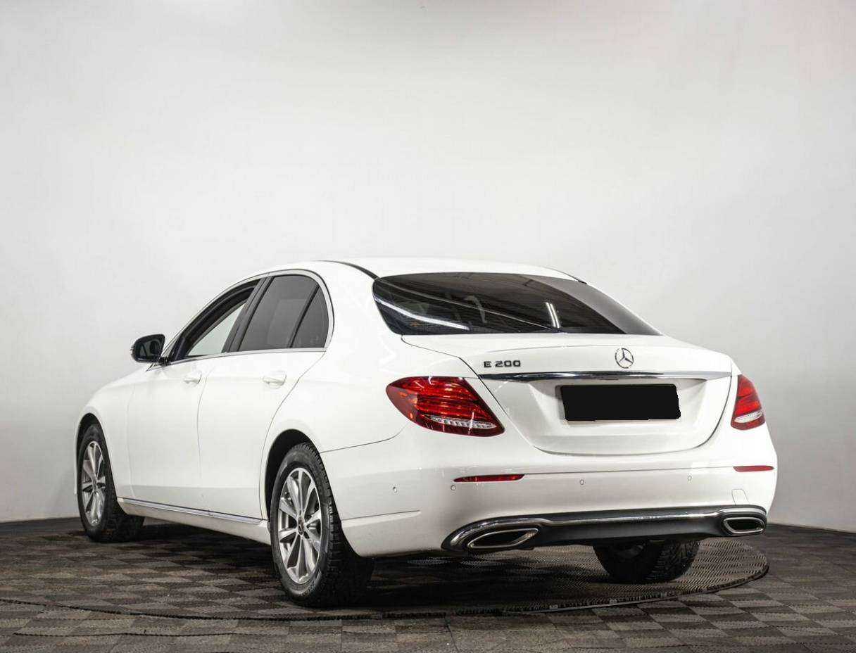 Mercedes-Benz E-Класс с пробегом — 2017 год. Фото: #4