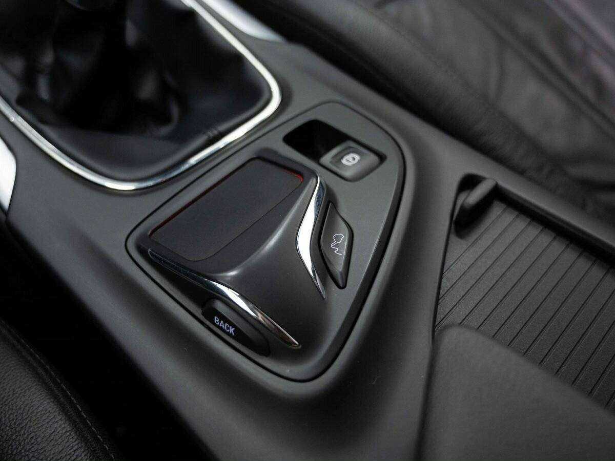 Opel Insignia с пробегом — 2013 год. Фото: #25