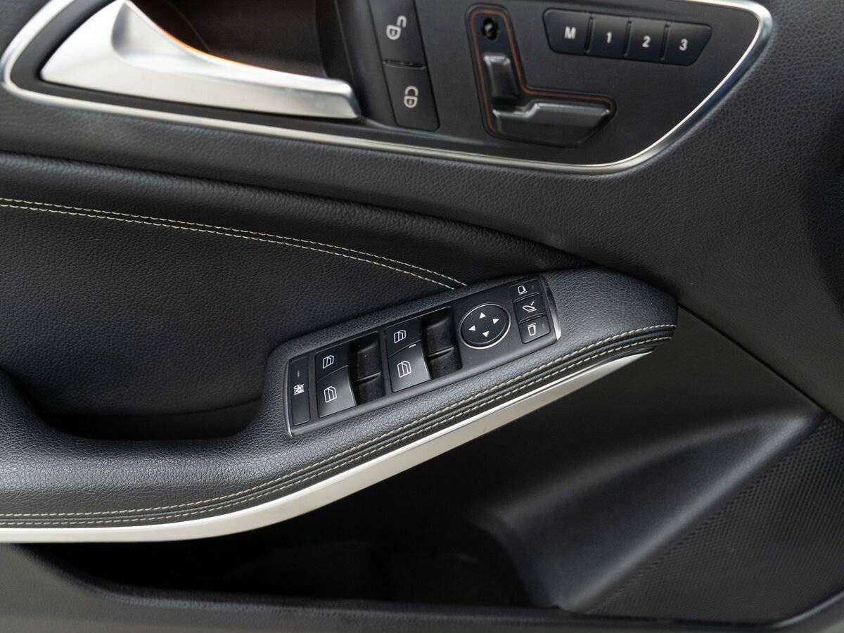 Mercedes-Benz A-Класс с пробегом — 2013 год. Фото: #12