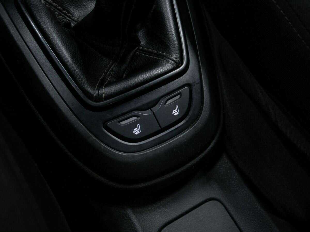 Lada (ВАЗ) Vesta с пробегом — 2015 год. Фото: #18