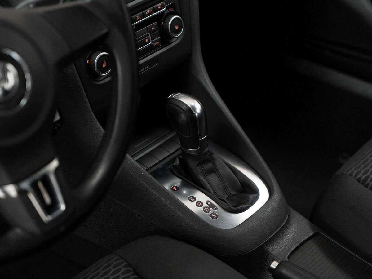 Volkswagen Golf с пробегом — 2012 год. Фото: #11