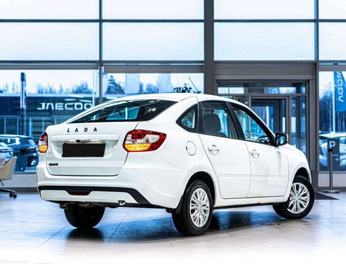 Lada (ВАЗ) Granta с пробегом — 2023 год. Фото: #2