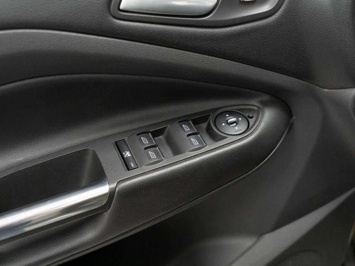 Ford Kuga с пробегом — 2014 год. Фото: #11