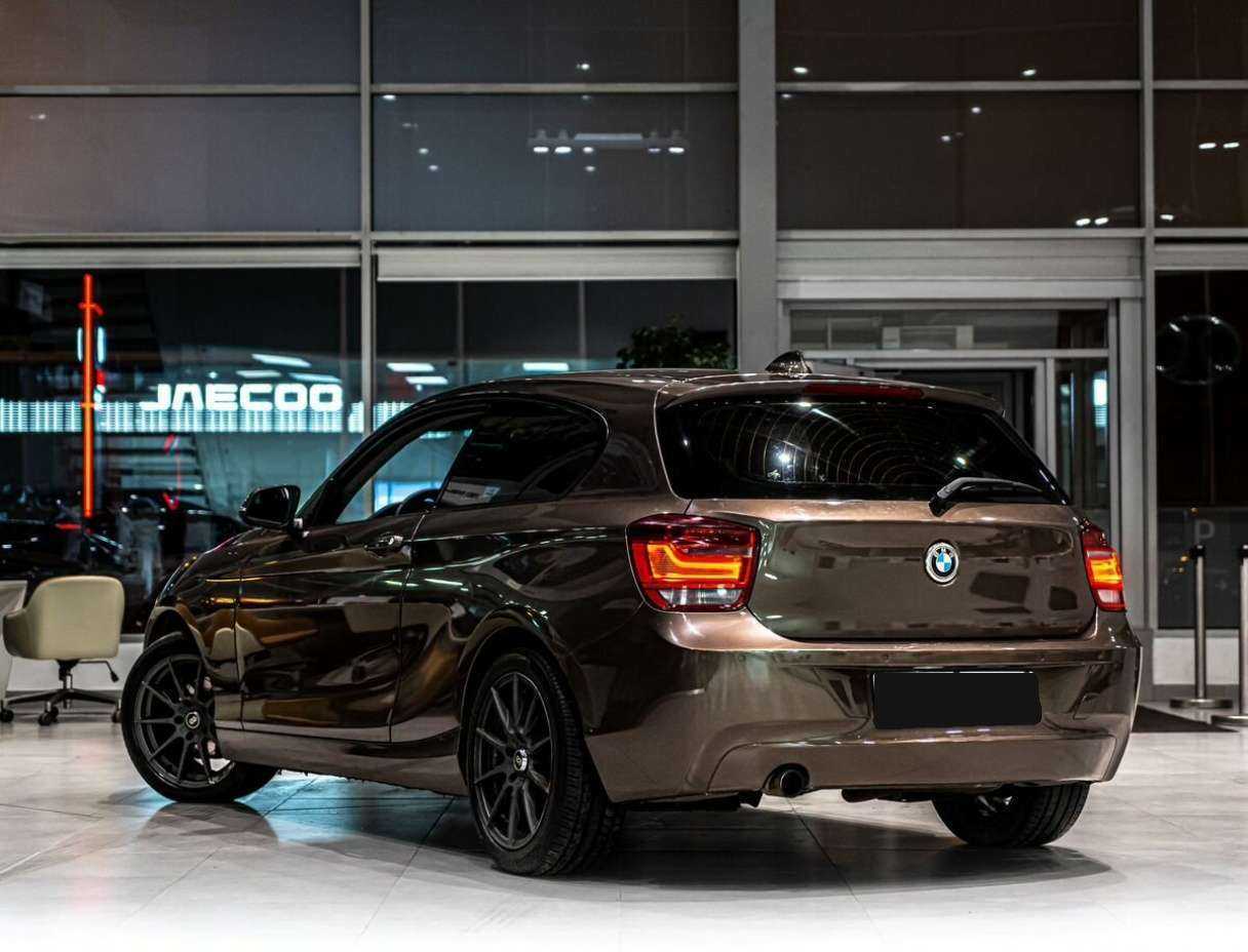 BMW 1 серии с пробегом — 2012 год. Фото: #3