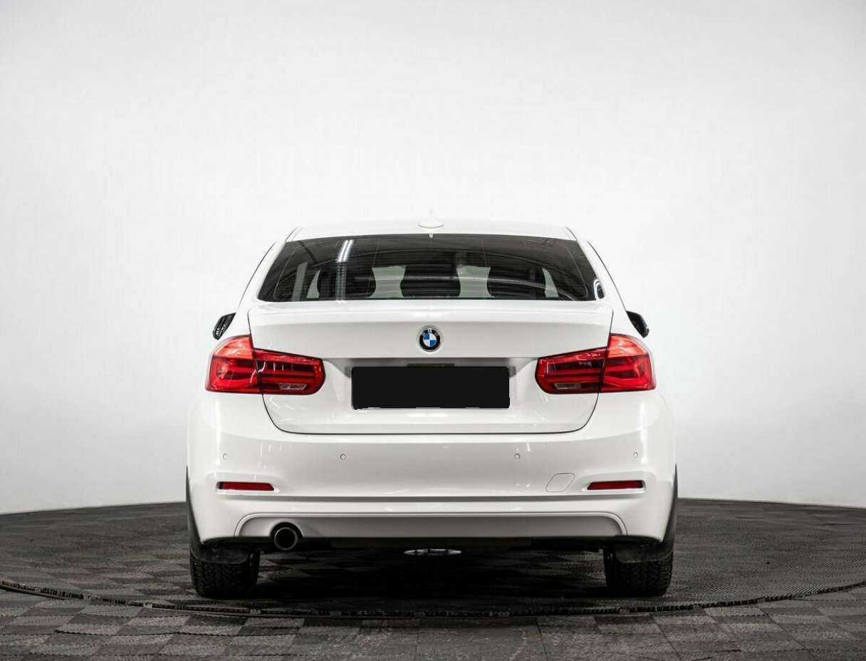 BMW 3 серии с пробегом — 2016 год. Фото: #4