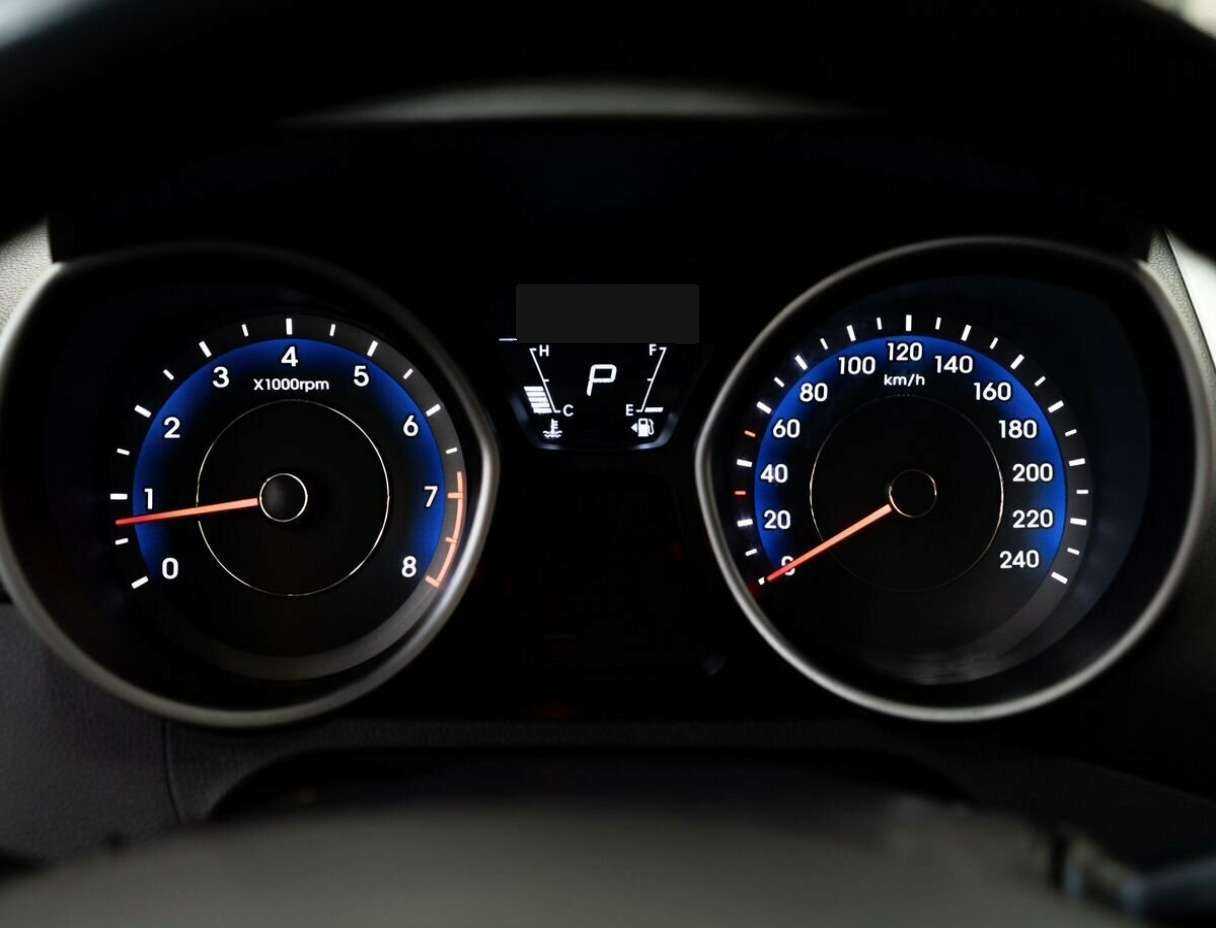 Hyundai Elantra с пробегом — 2012 год. Фото: #9