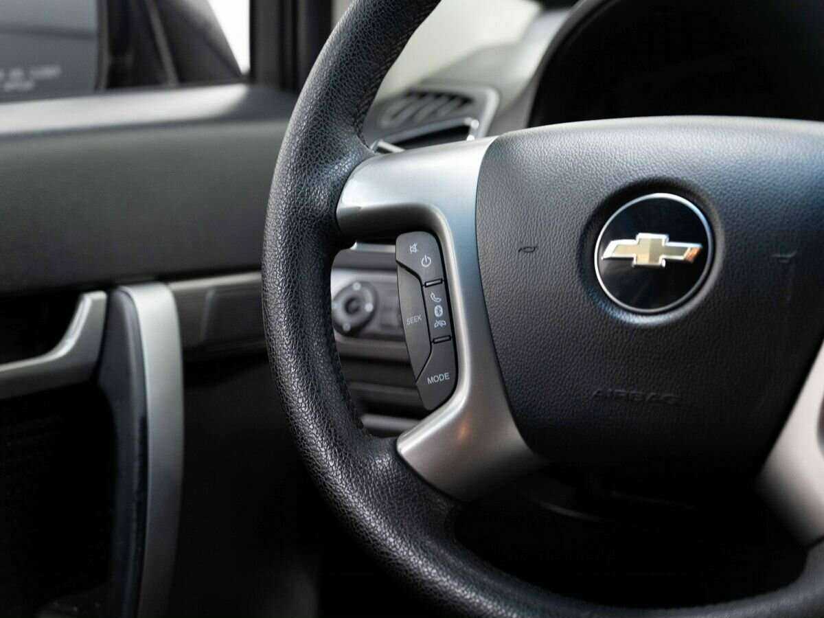Chevrolet Captiva с пробегом — 2012 год. Фото: #12