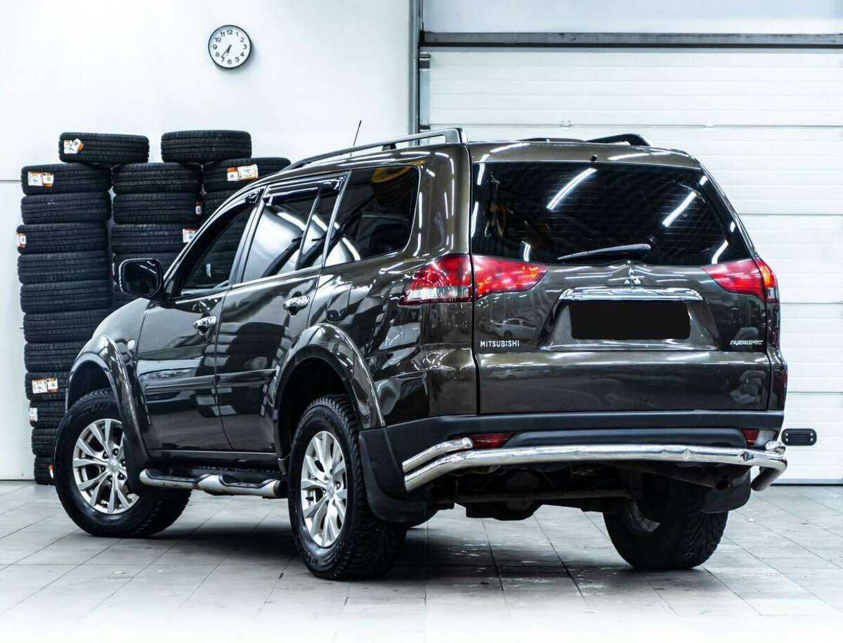 Mitsubishi Pajero Sport с пробегом — 2014 год. Фото: #3
