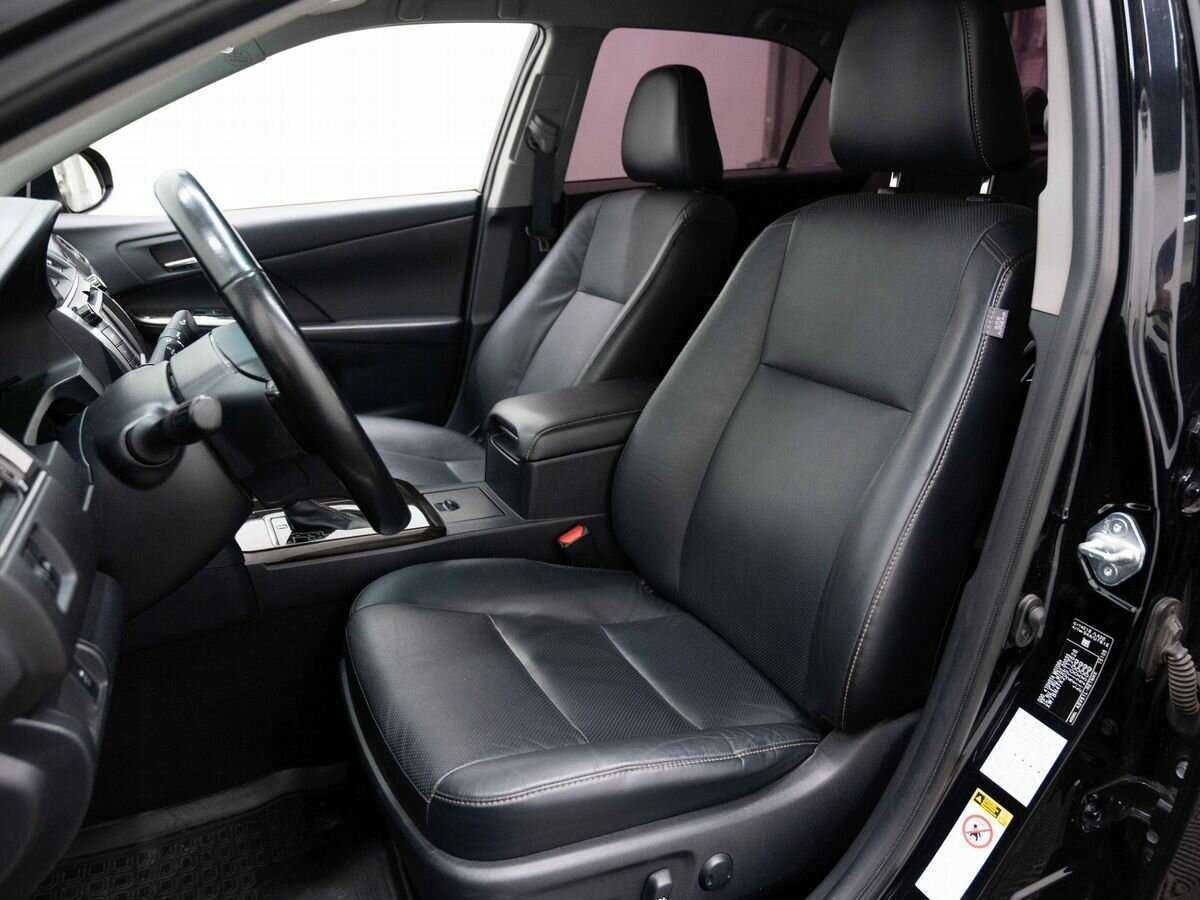 Toyota Camry с пробегом — 2018 год. Фото: #10