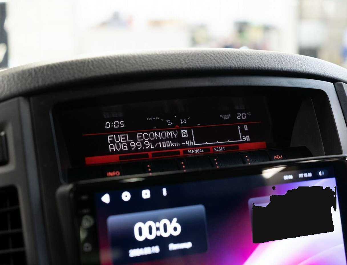 Mitsubishi Pajero с пробегом — 2012 год. Фото: #12