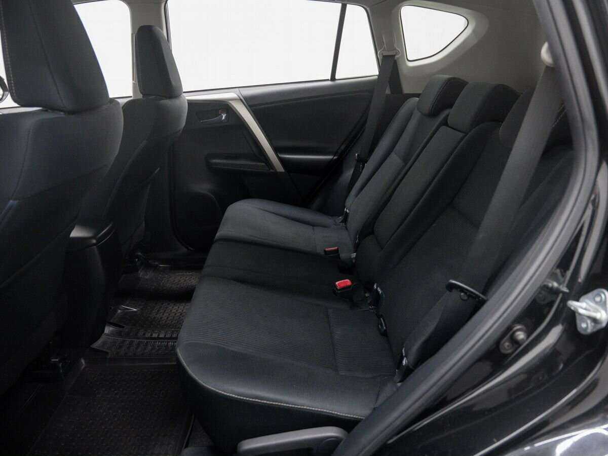 Toyota RAV4 с пробегом — 2014 год. Фото: #12