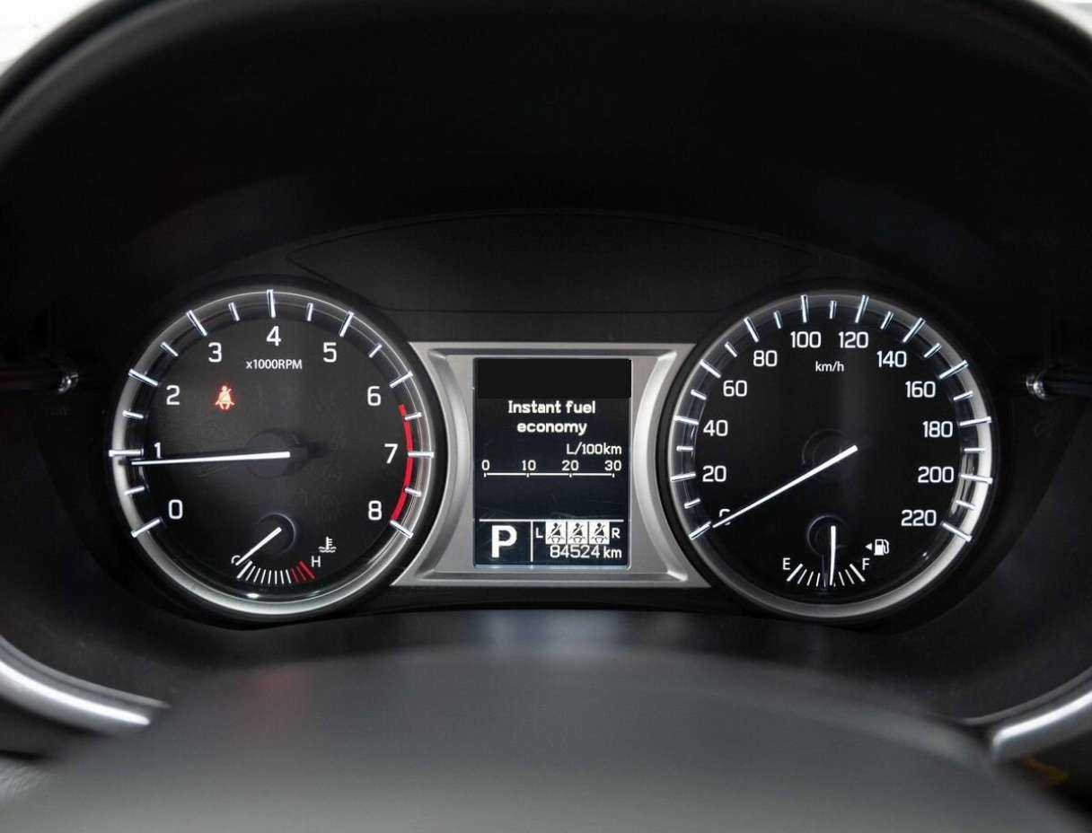 Suzuki Vitara с пробегом — 2015 год. Фото: #13