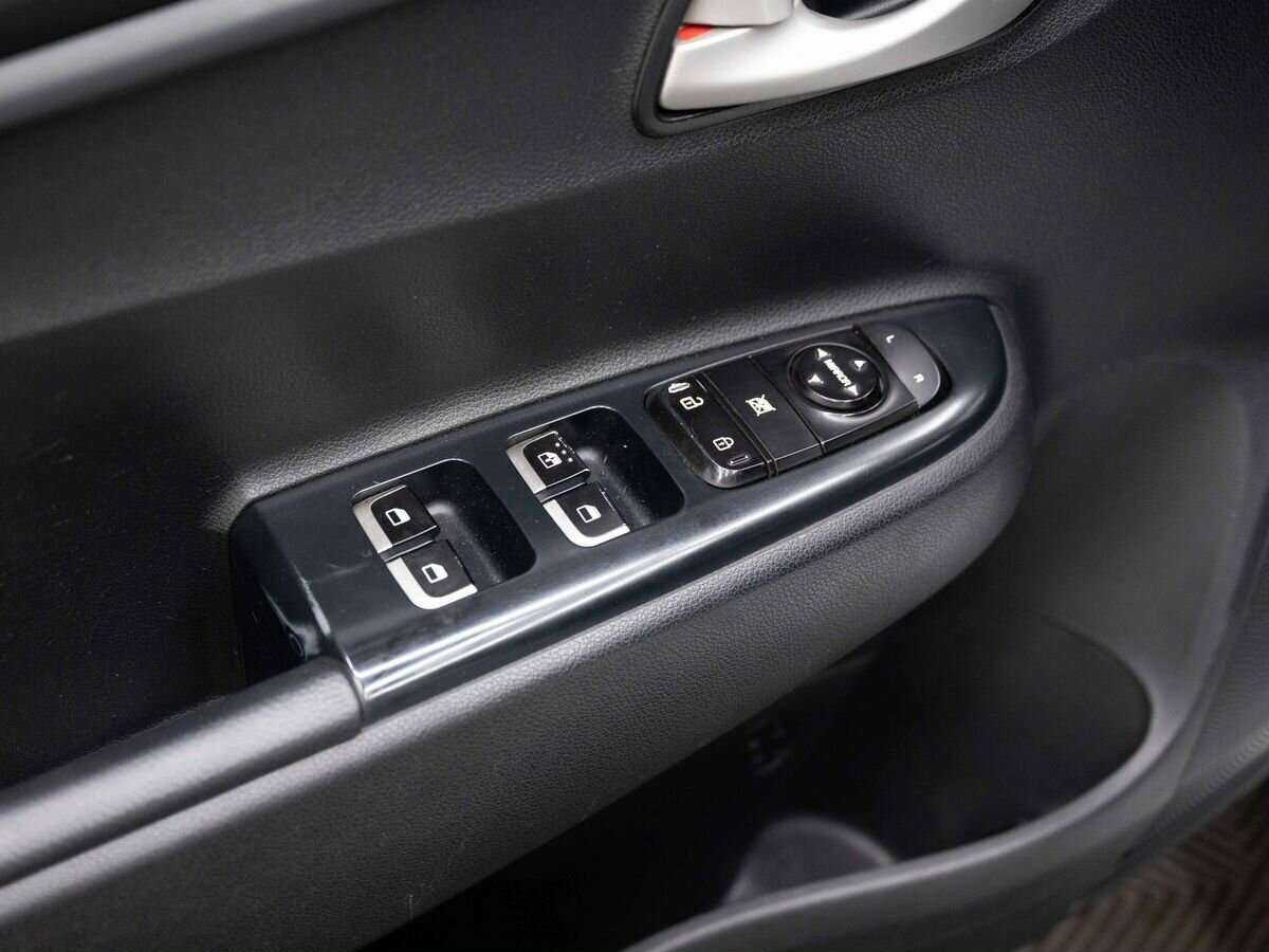 Kia Rio с пробегом — 2018 год. Фото: #17