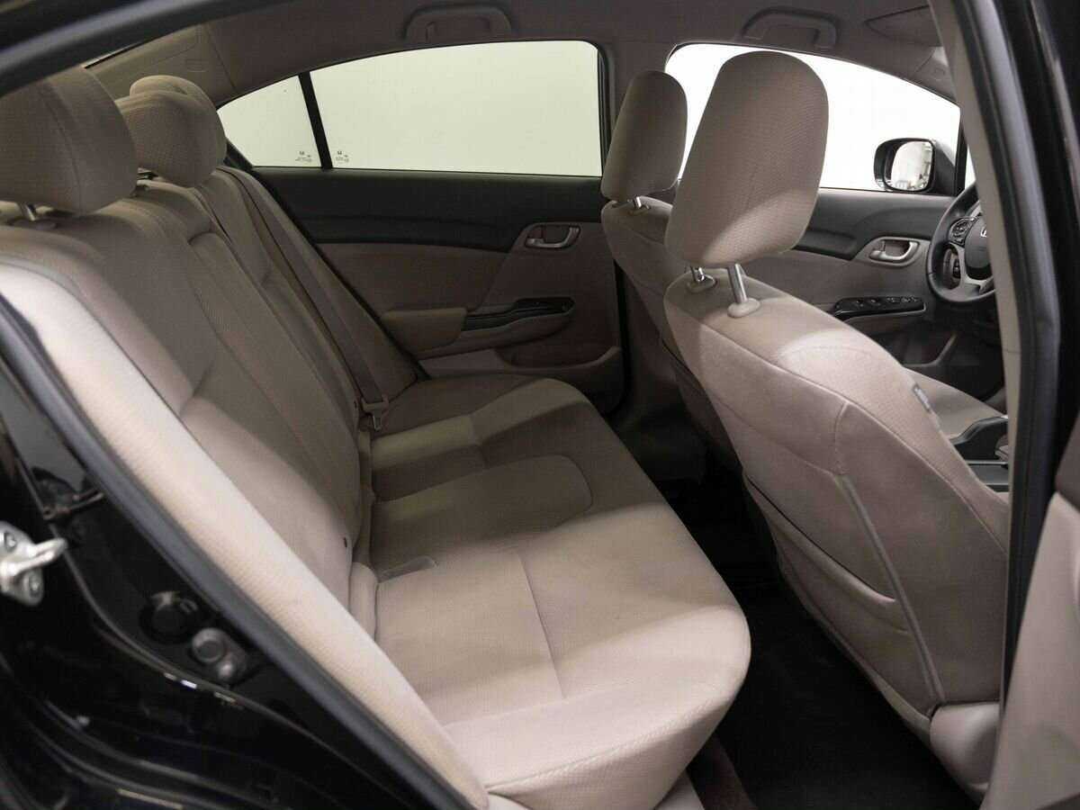 Honda Civic с пробегом — 2012 год. Фото: #9